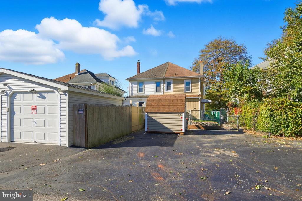 1637 HUDDELL
