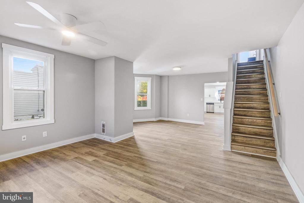 1637 HUDDELL