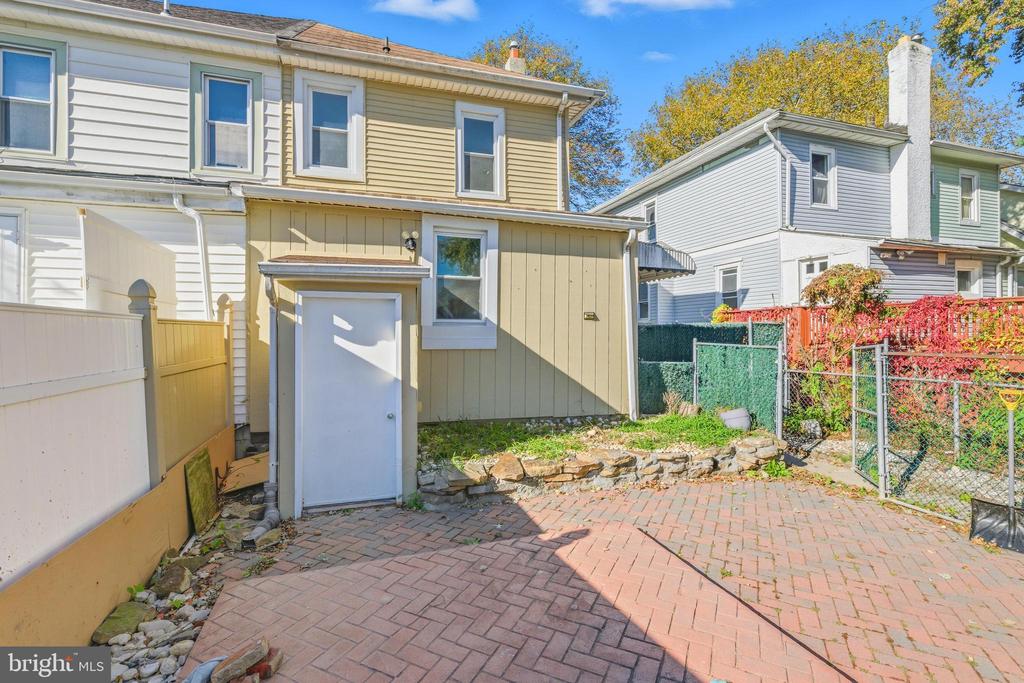 1637 HUDDELL