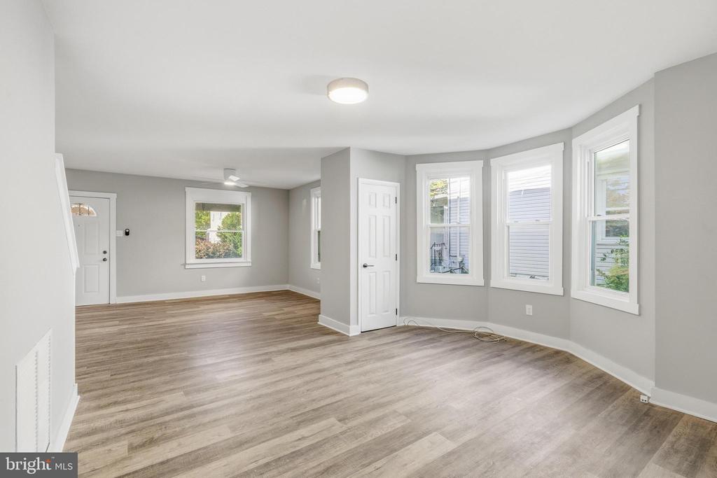 1637 HUDDELL