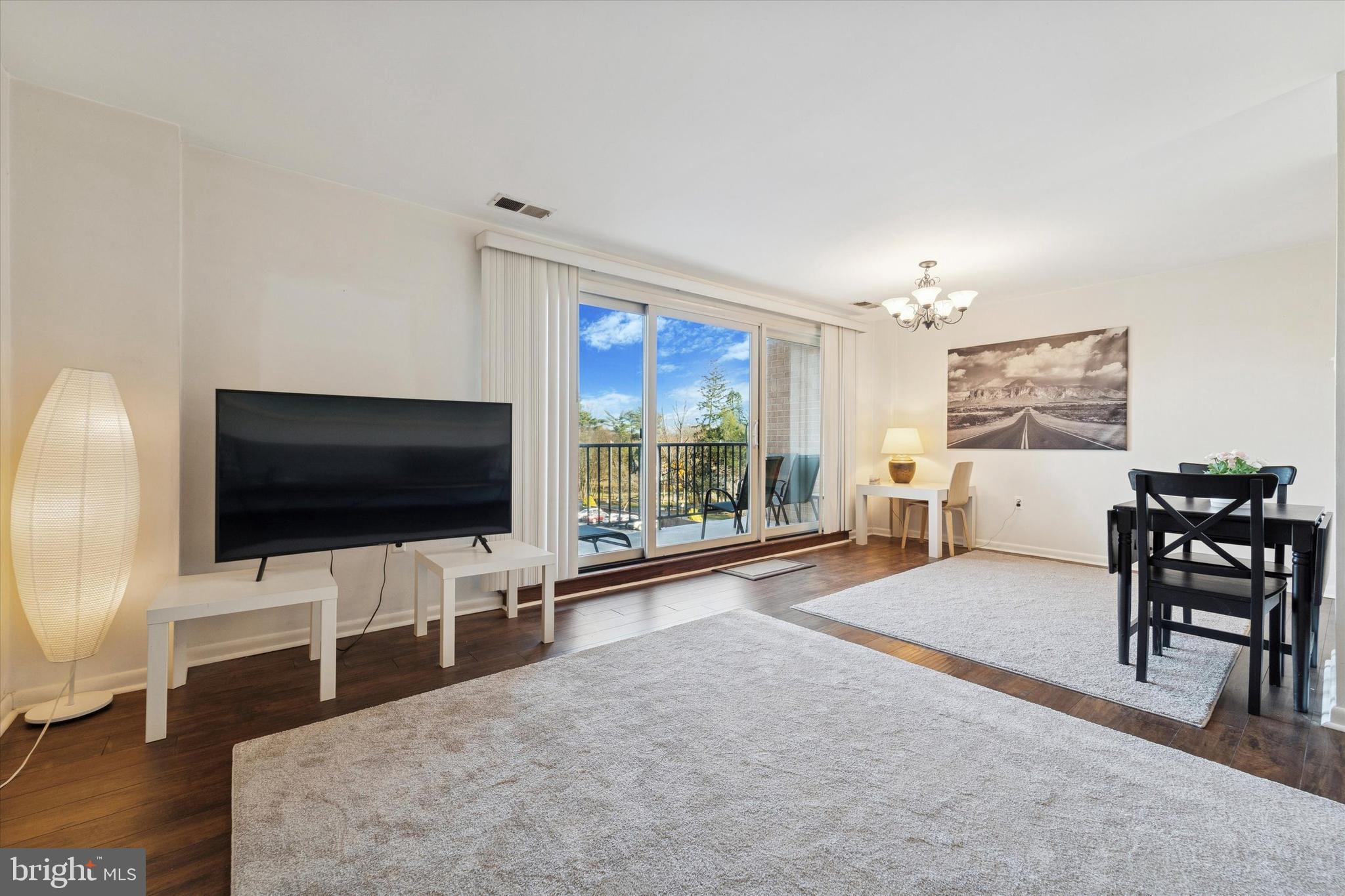 501 N PROVIDENCE ROAD 411