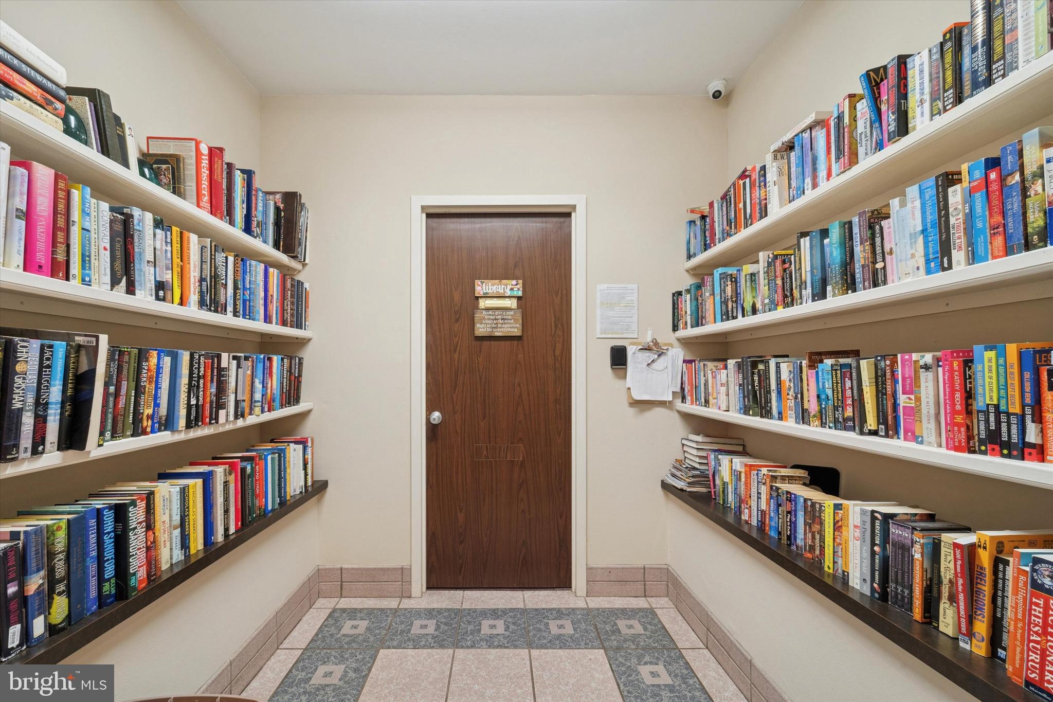 501 N PROVIDENCE ROAD 411