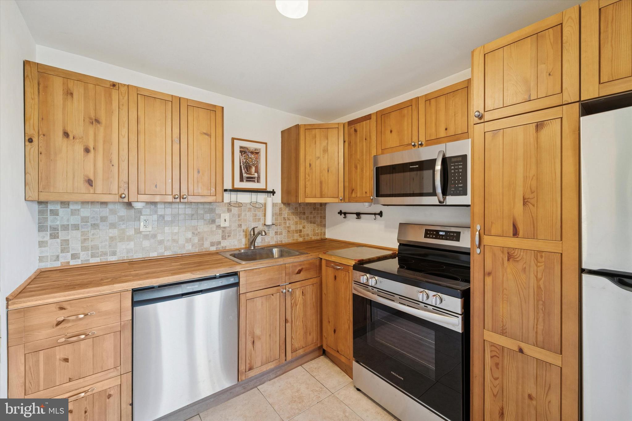 501 N PROVIDENCE ROAD 411