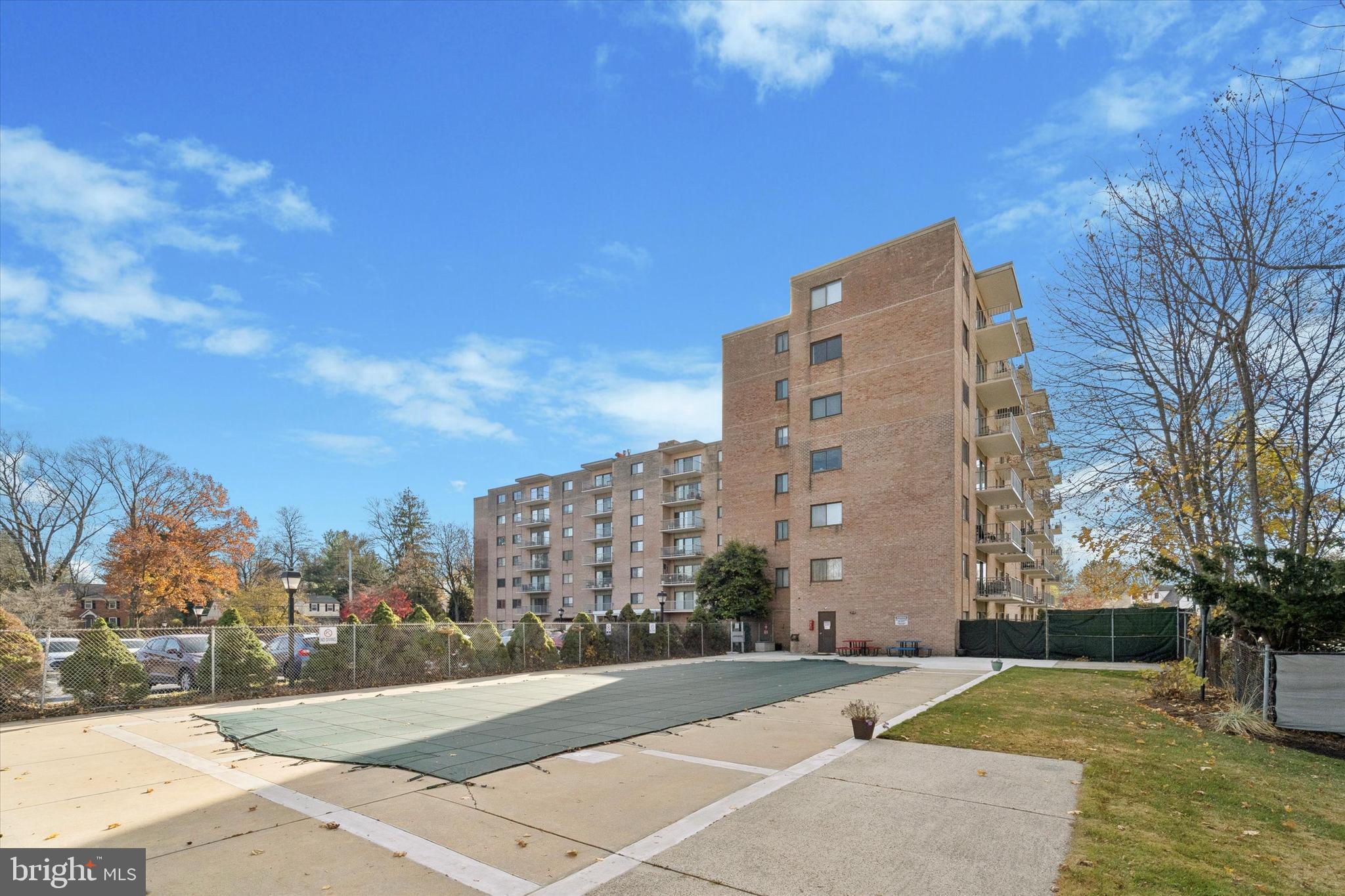 501 N PROVIDENCE ROAD 411