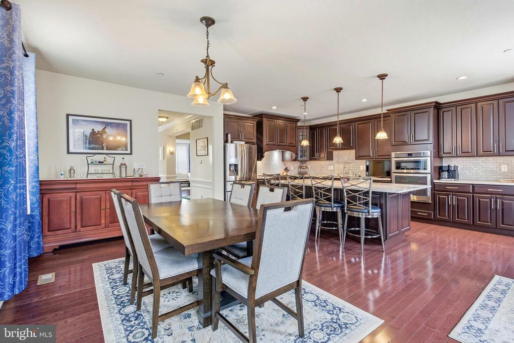 309 CORVUS CIRCLE
