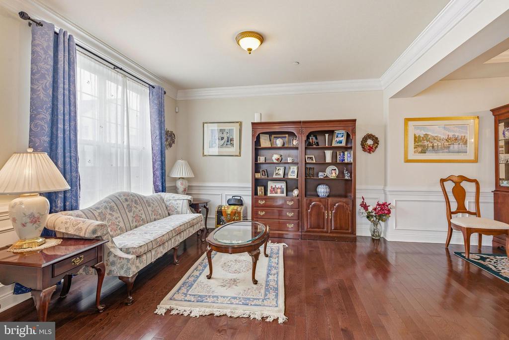309 CORVUS CIRCLE