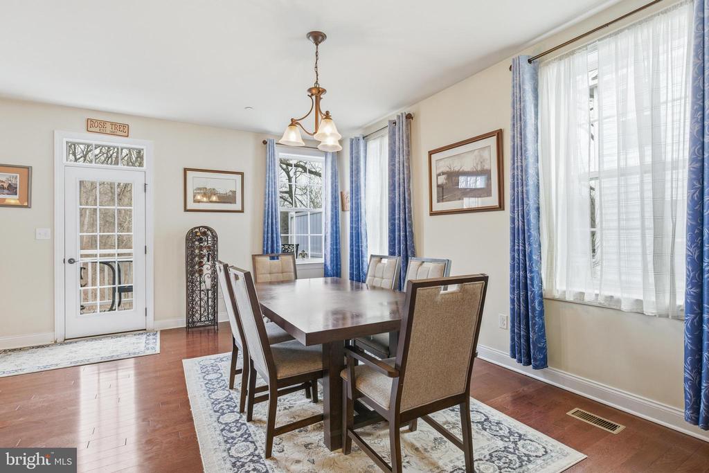 309 CORVUS CIRCLE