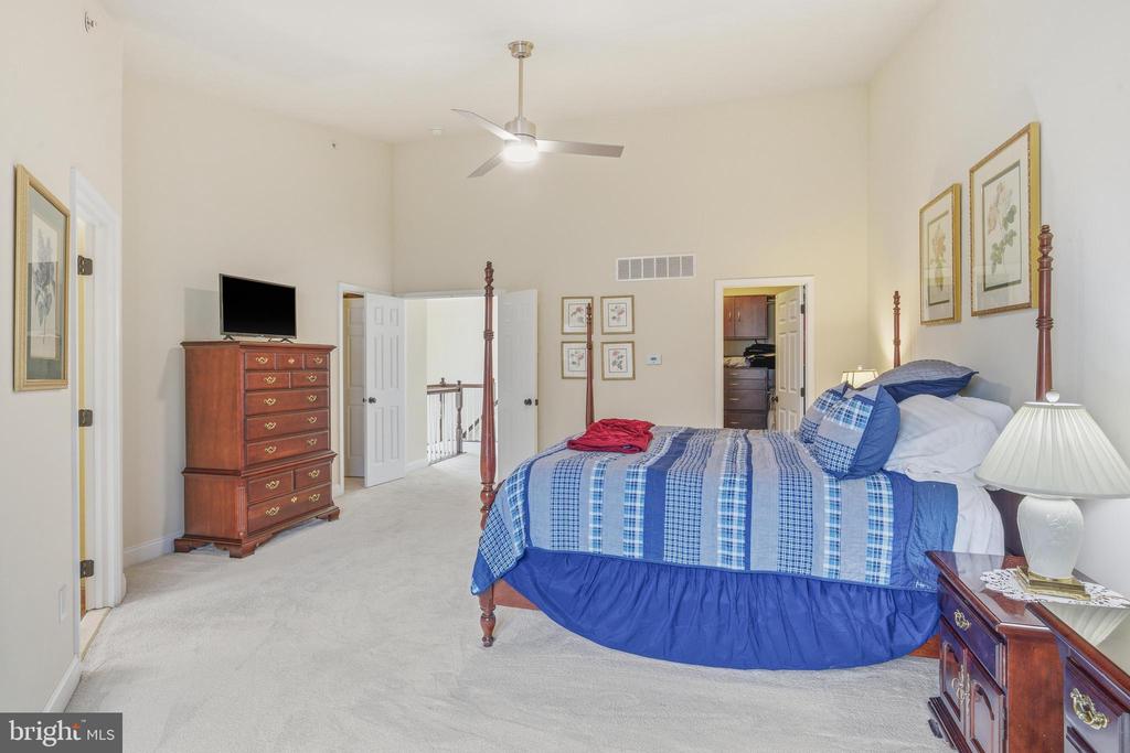 309 CORVUS CIRCLE