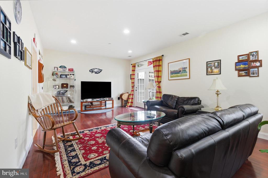 309 CORVUS CIRCLE