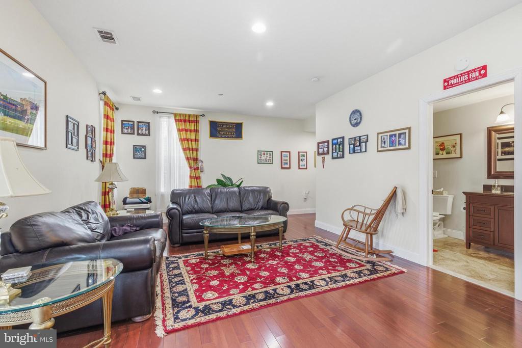 309 CORVUS CIRCLE