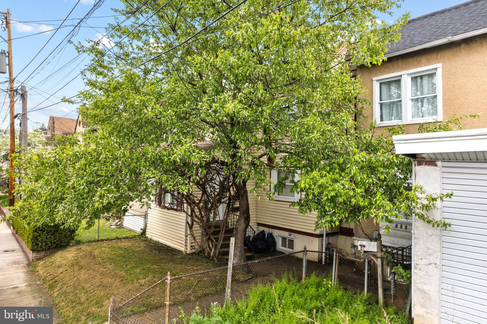 223 LONG LANE