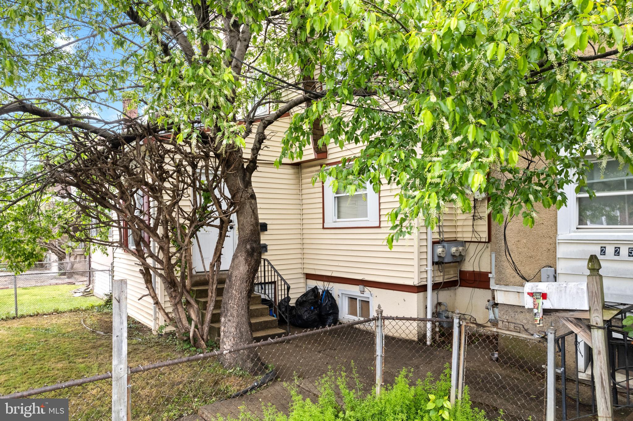 223 LONG LANE