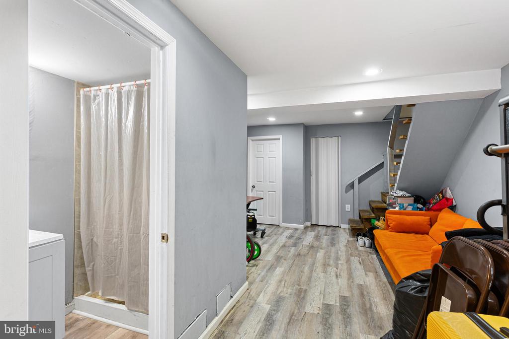223 LONG LANE