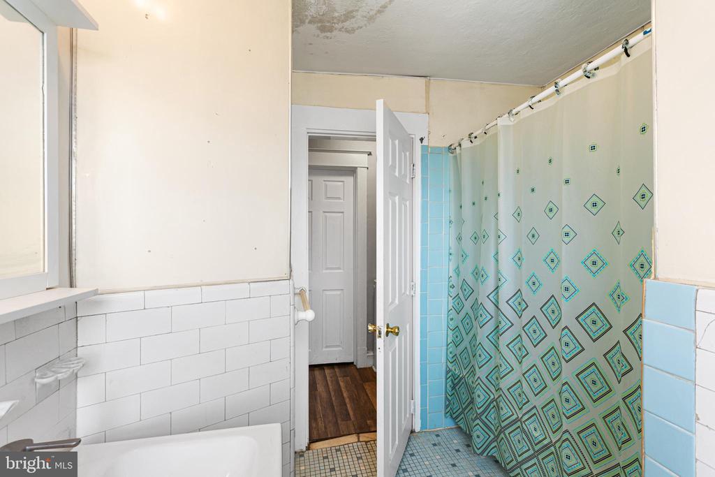 223 LONG LANE