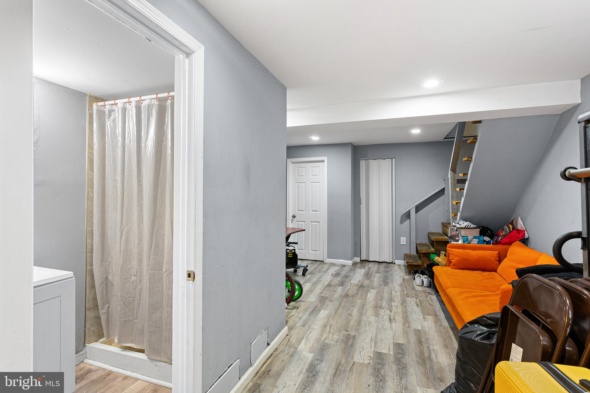 223 LONG LANE