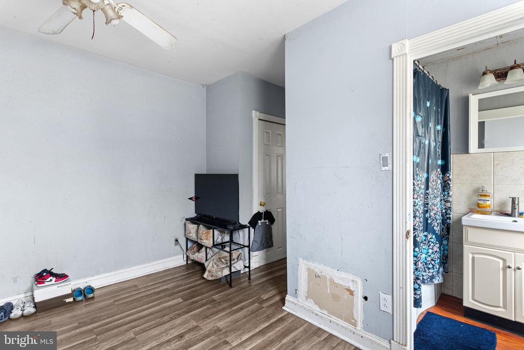 223 LONG LANE