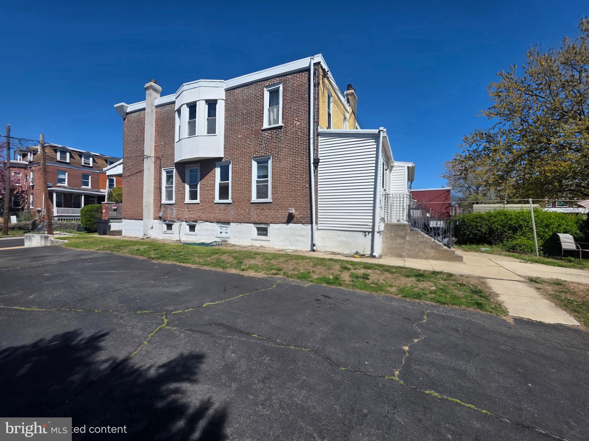 1245 E 11TH STREET