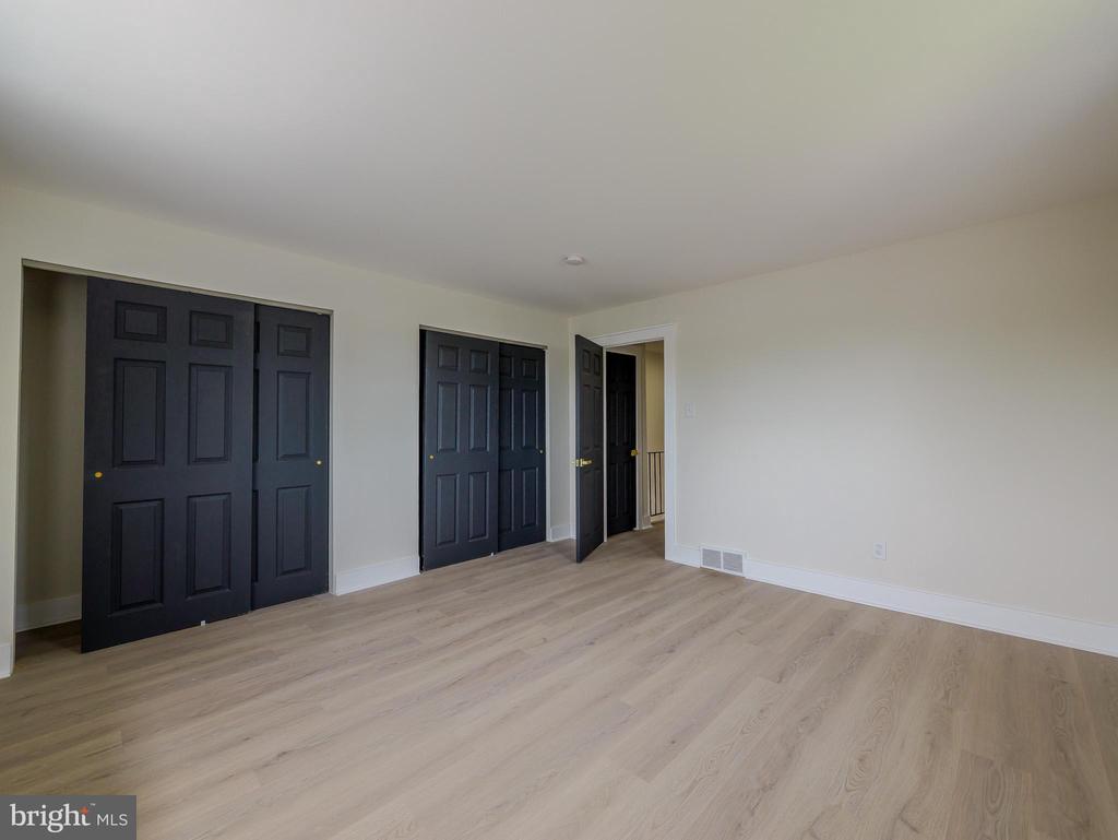 117 EAST LANE