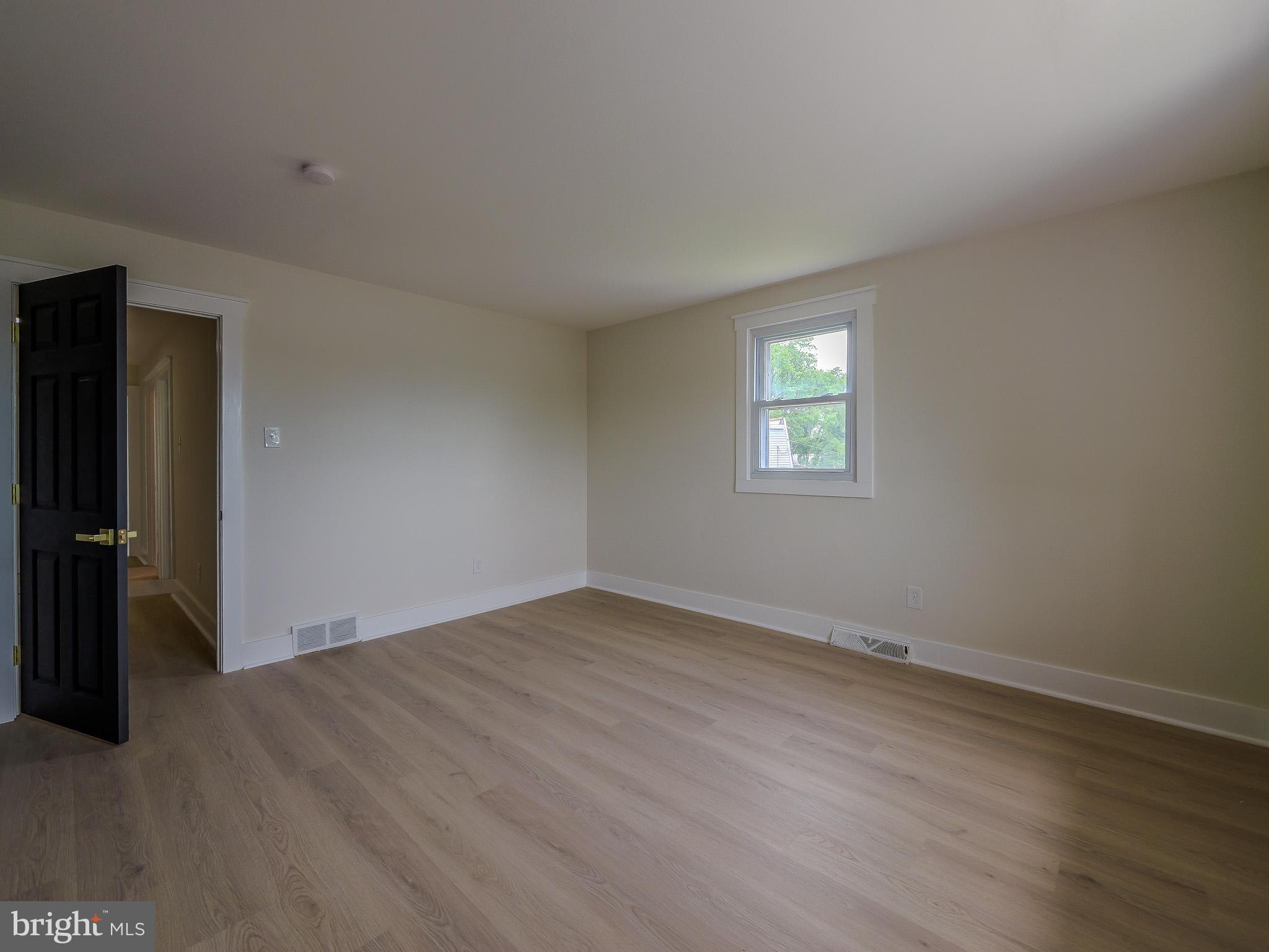 117 EAST LANE