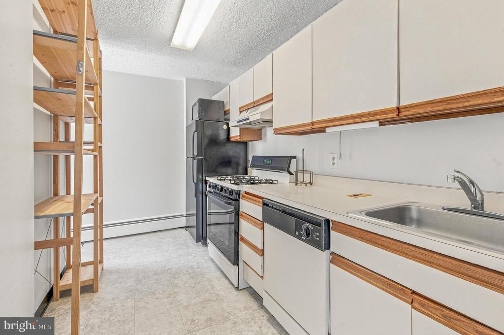 1030 LANCASTER Unit: 717