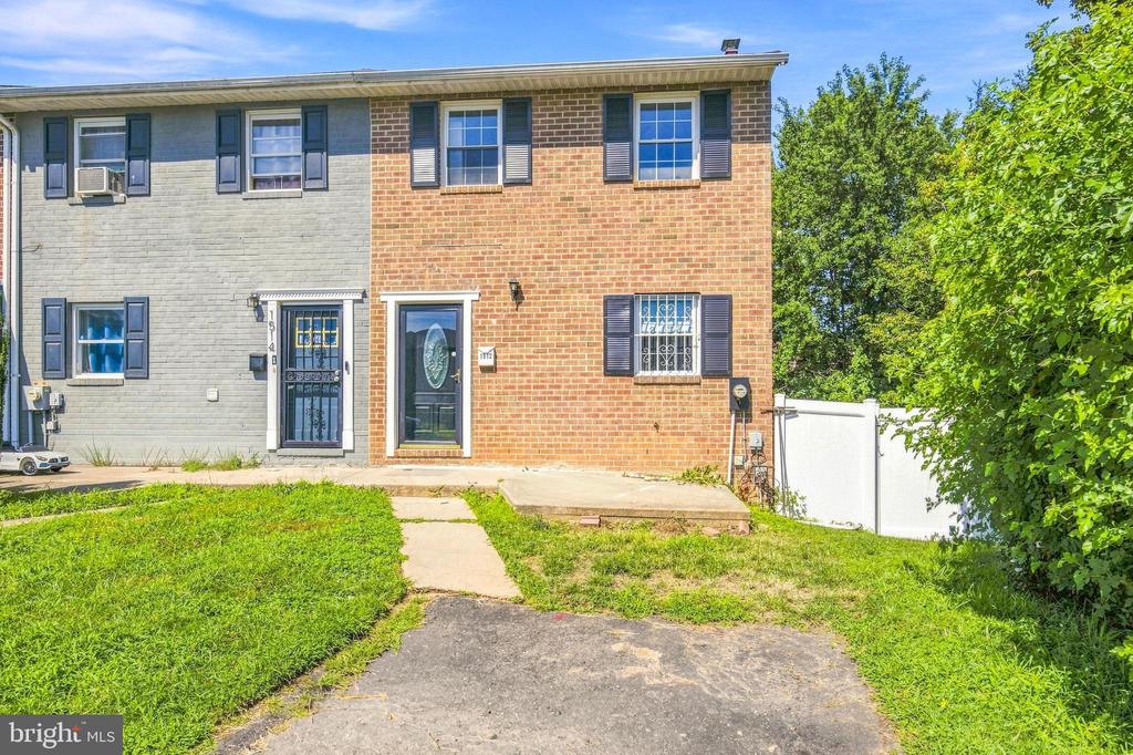 1512 ROOSEVELT DRIVE