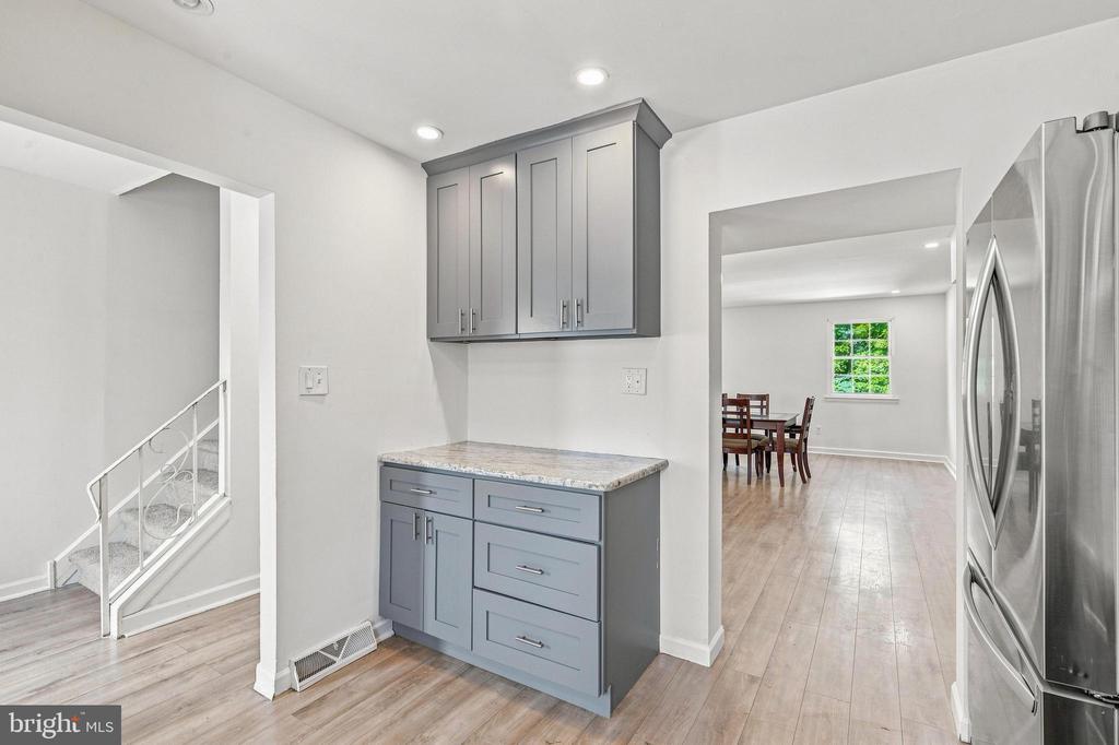1512 ROOSEVELT DRIVE