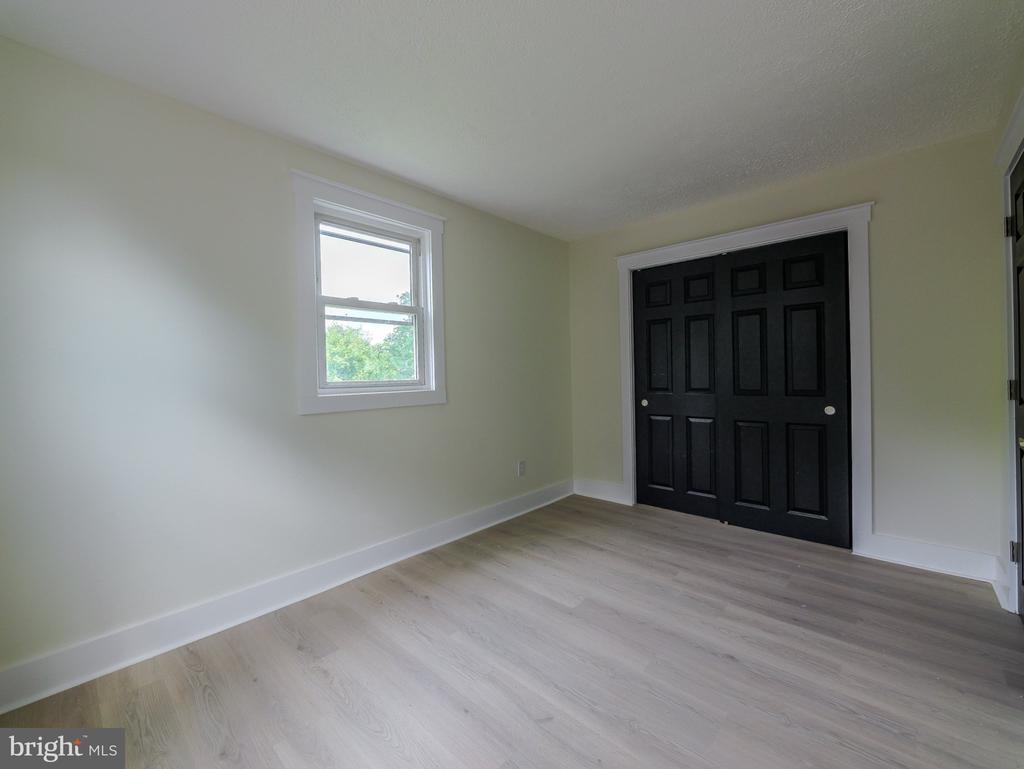 119 EAST LANE