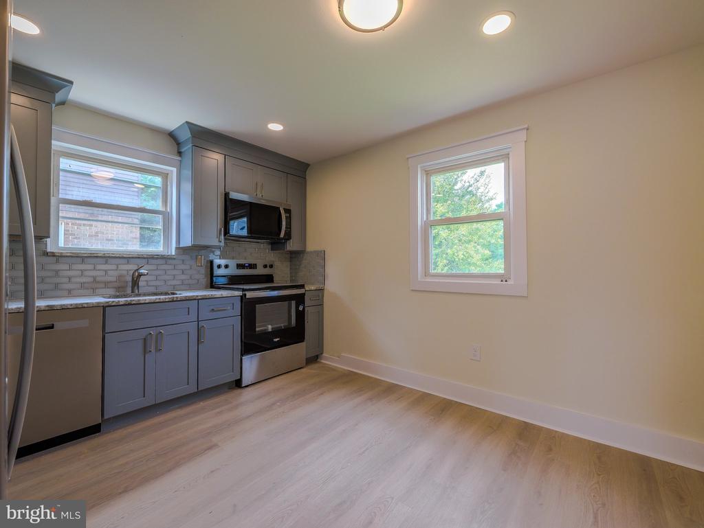 119 EAST LANE