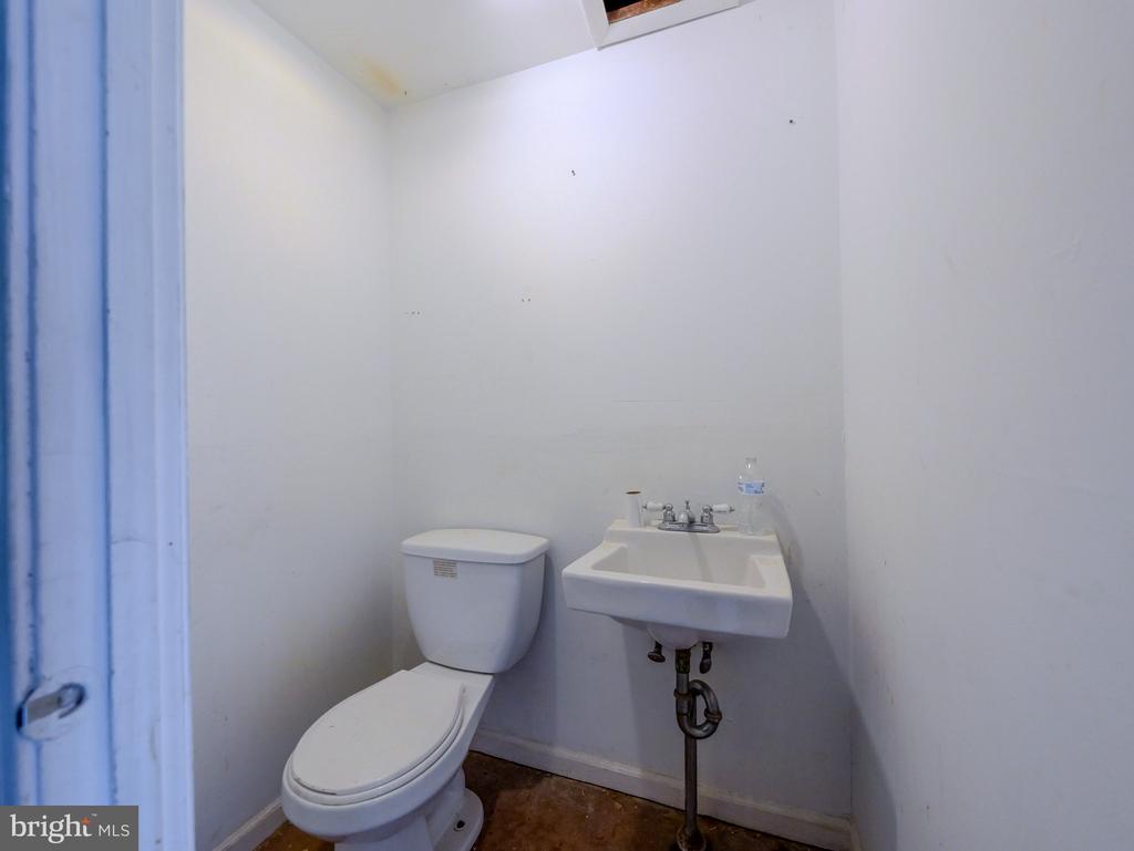 119 EAST LANE