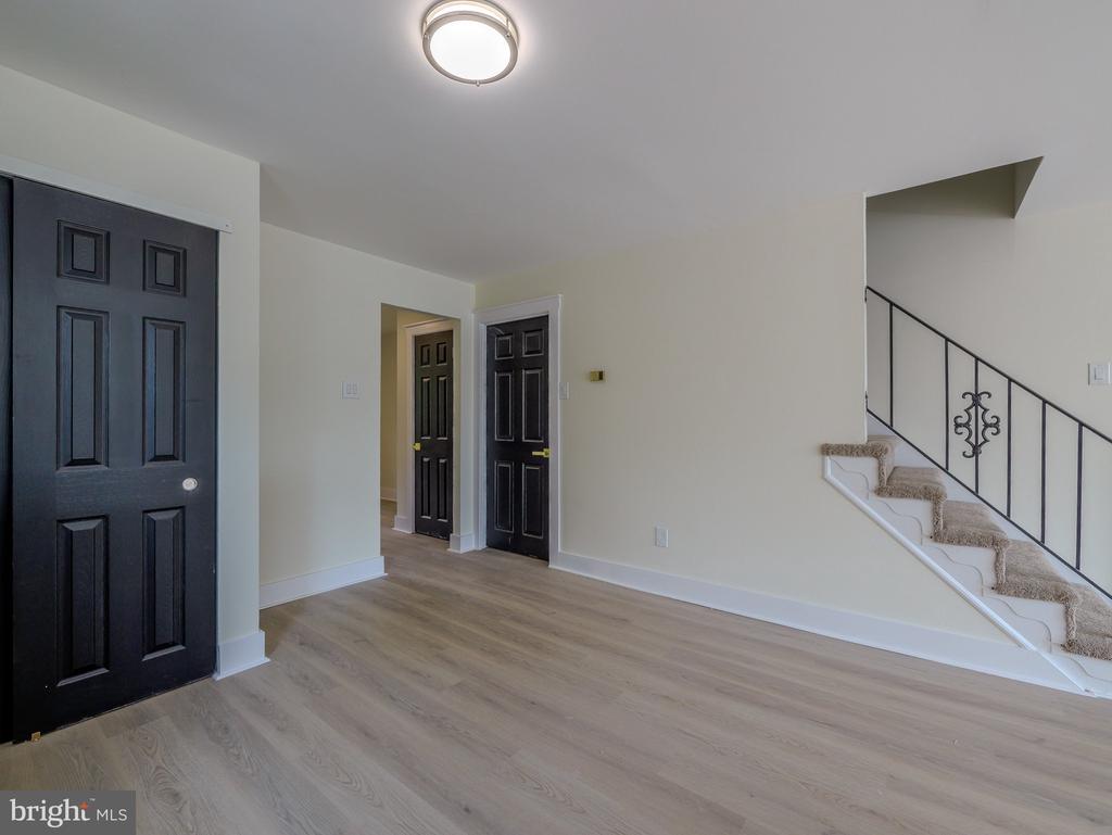 119 EAST LANE