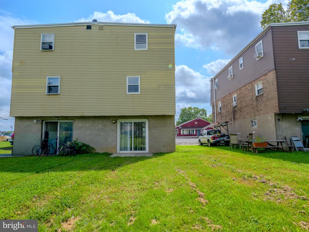119 EAST LANE