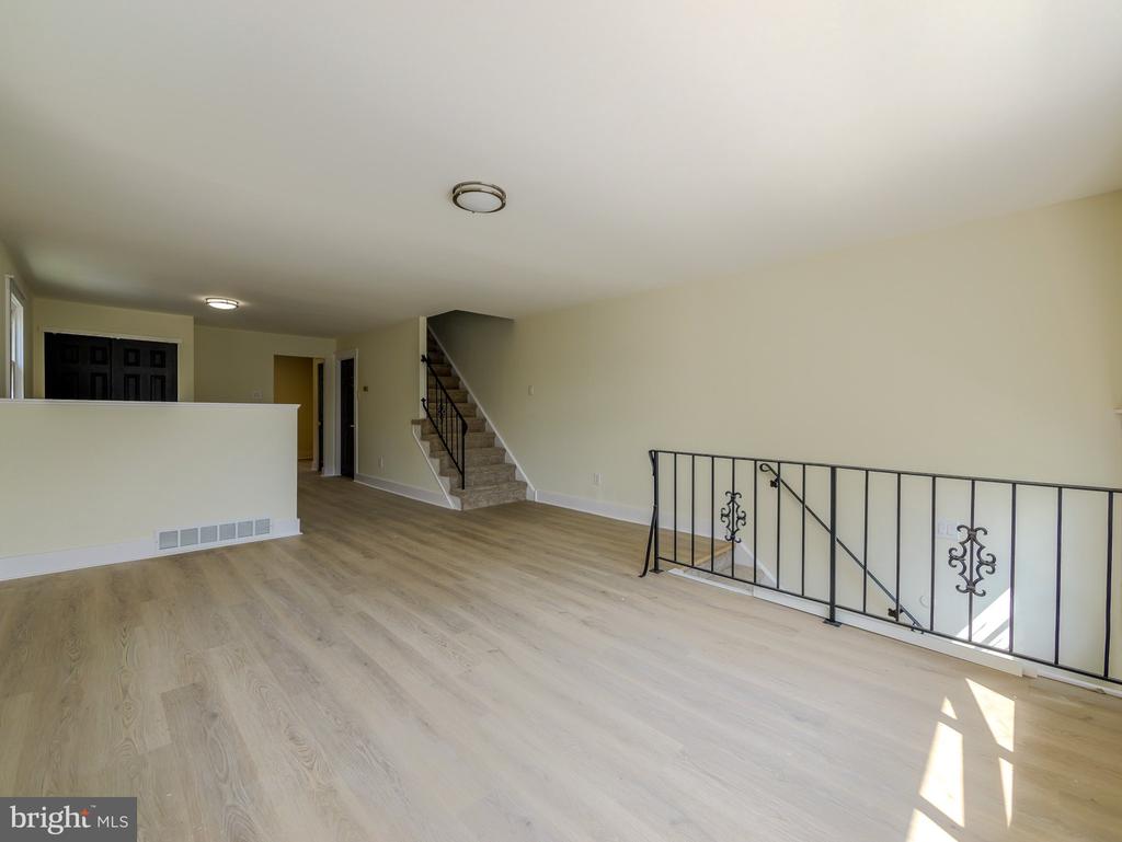 119 EAST LANE