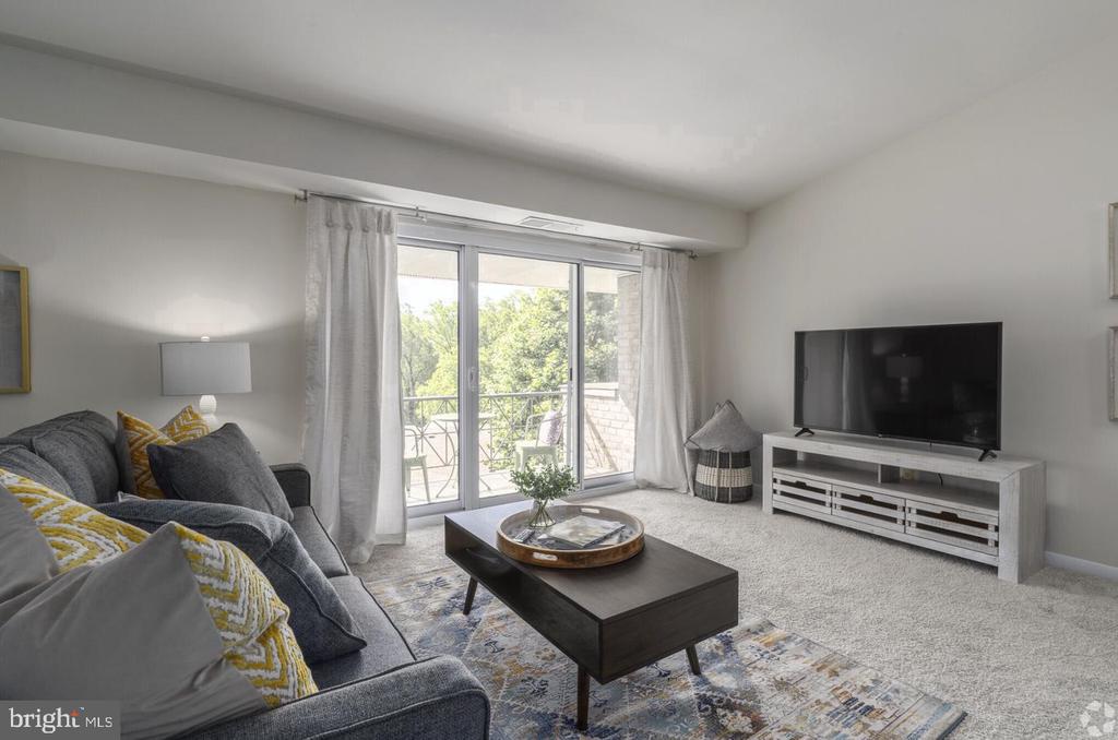 284 IVEN AVENUE Unit: 250-2A