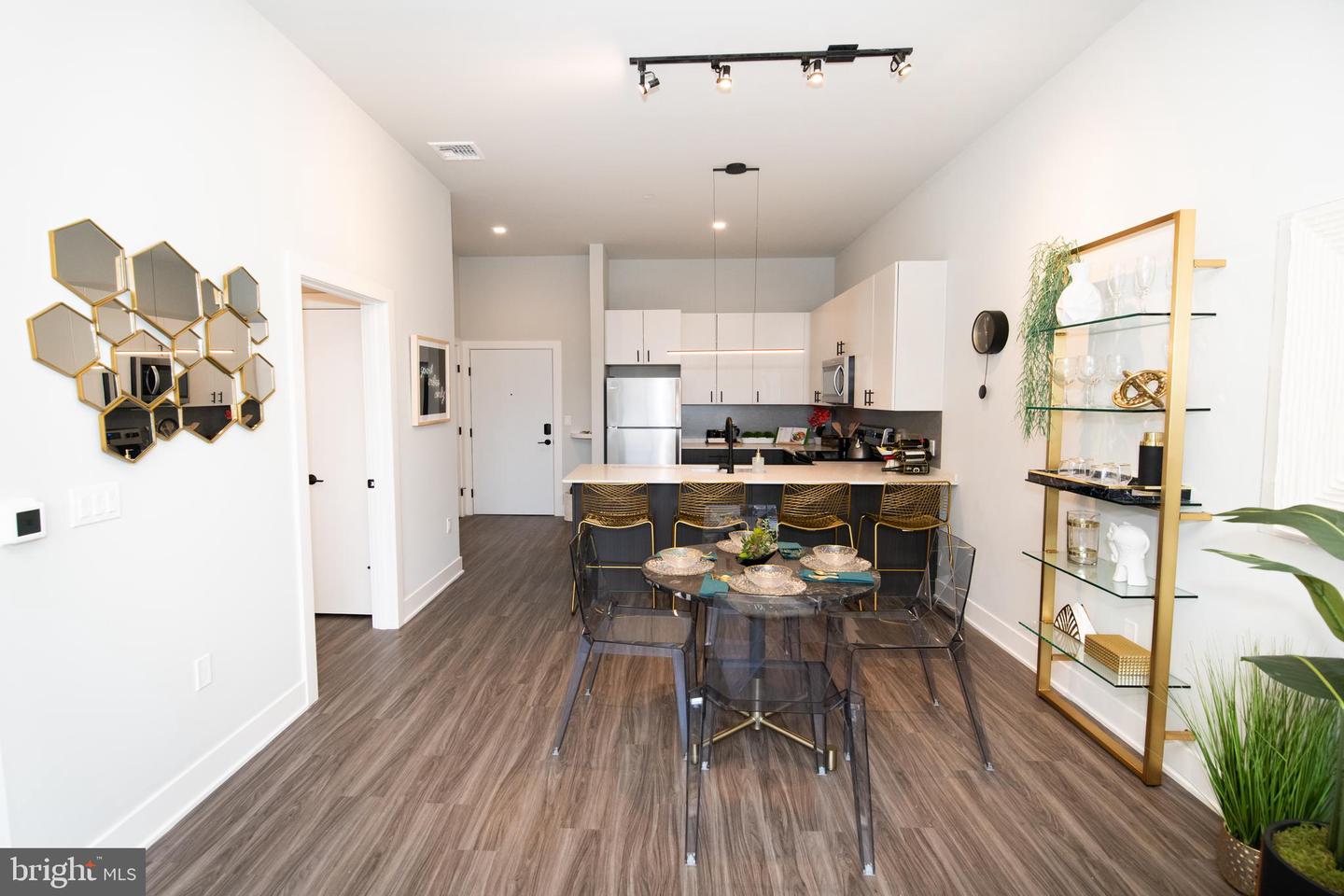 9 PRESIDENTIAL BOULEVARD Unit: 2B/2BA