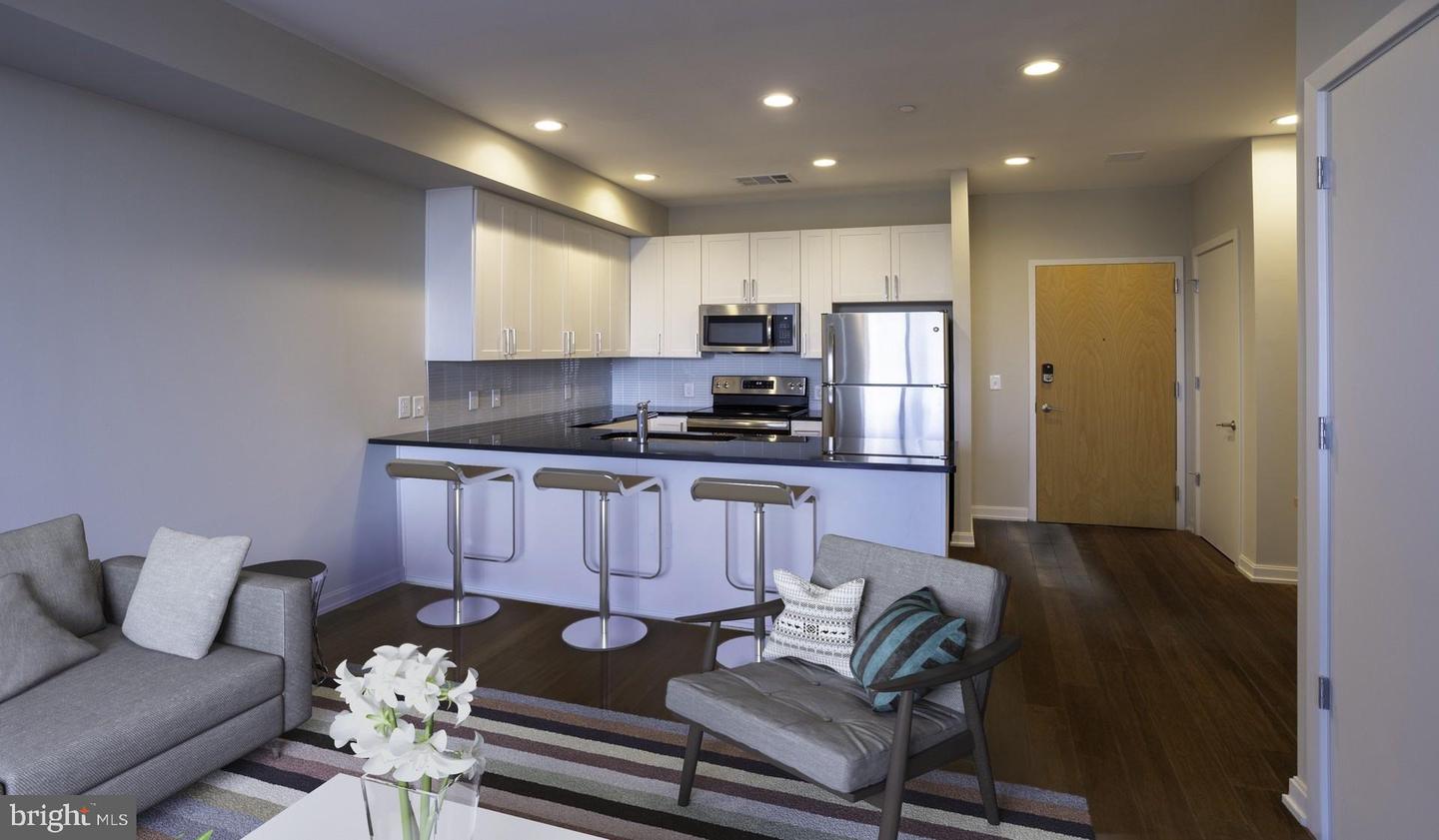 24 CRICKET AVENUE Unit: 1B-612