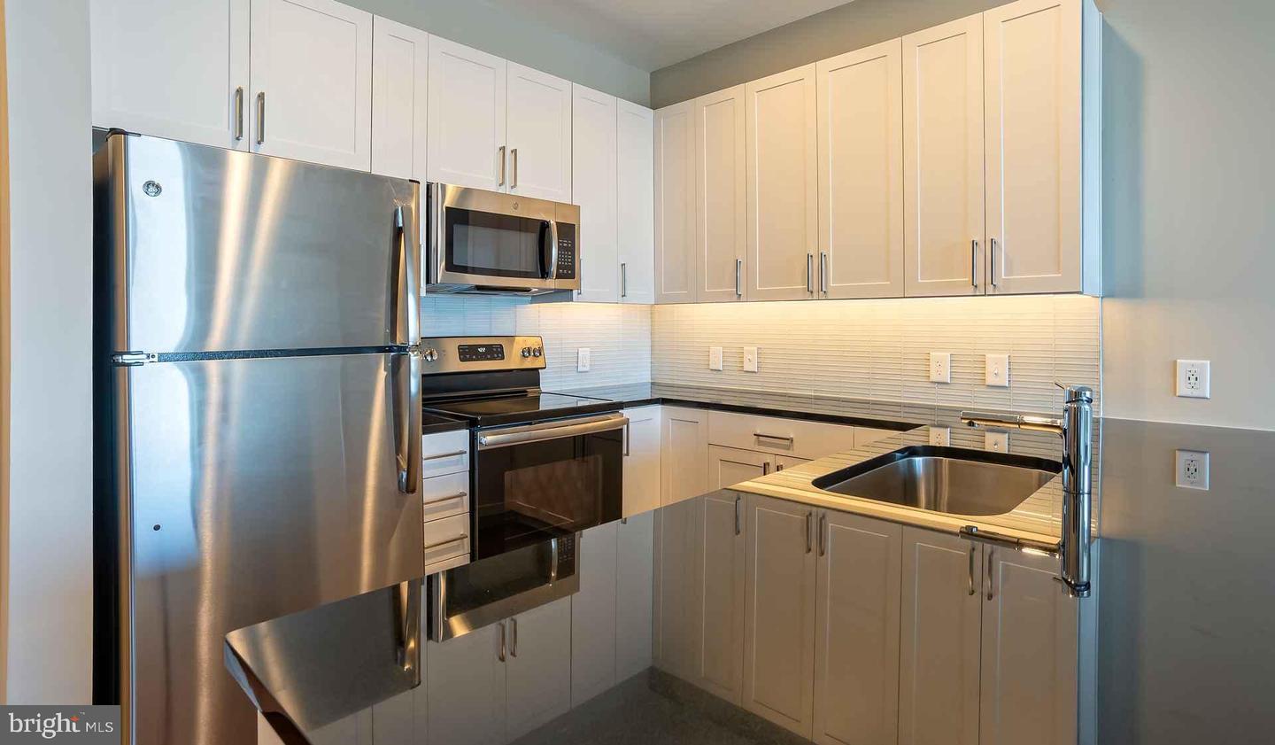 24 CRICKET AVENUE Unit: 1B-803