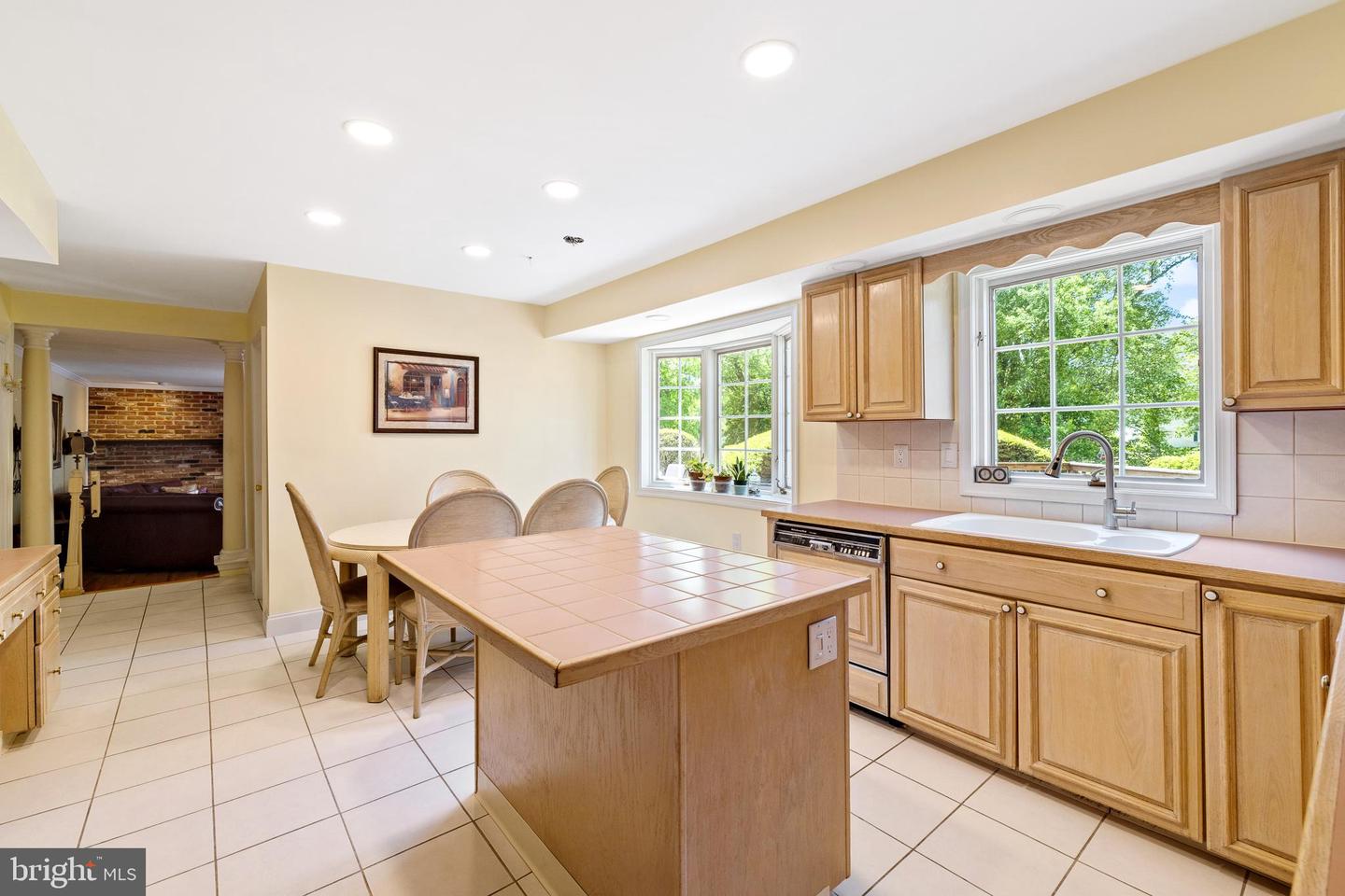 731 Wright Dr
