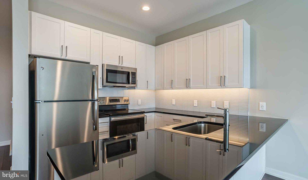 24 CRICKET AVENUE Unit: 1B-616