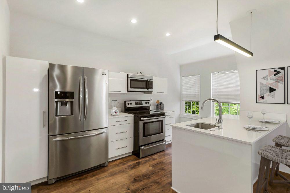 18 E Lancaster Ave #1b-218