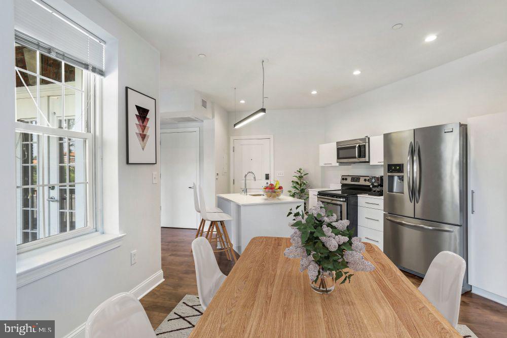 18 E Lancaster Ave #1b-218