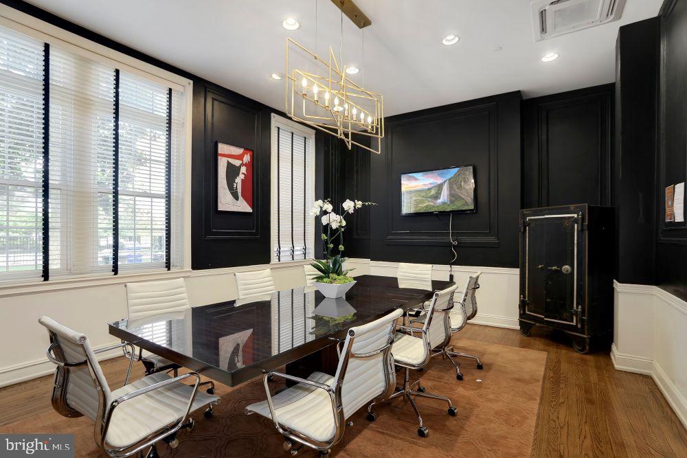 18 E Lancaster Ave #1b-218