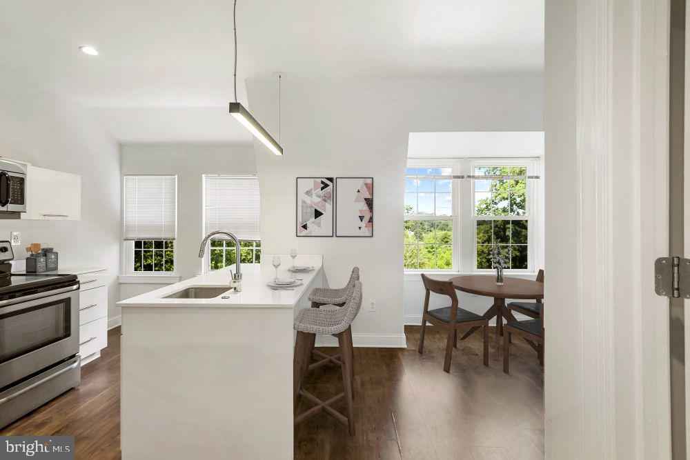 18 E Lancaster Ave #1b-218