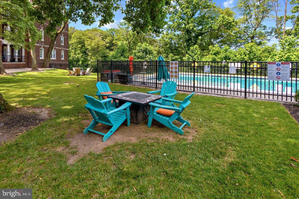18 E LANCASTER AVE #1B-205