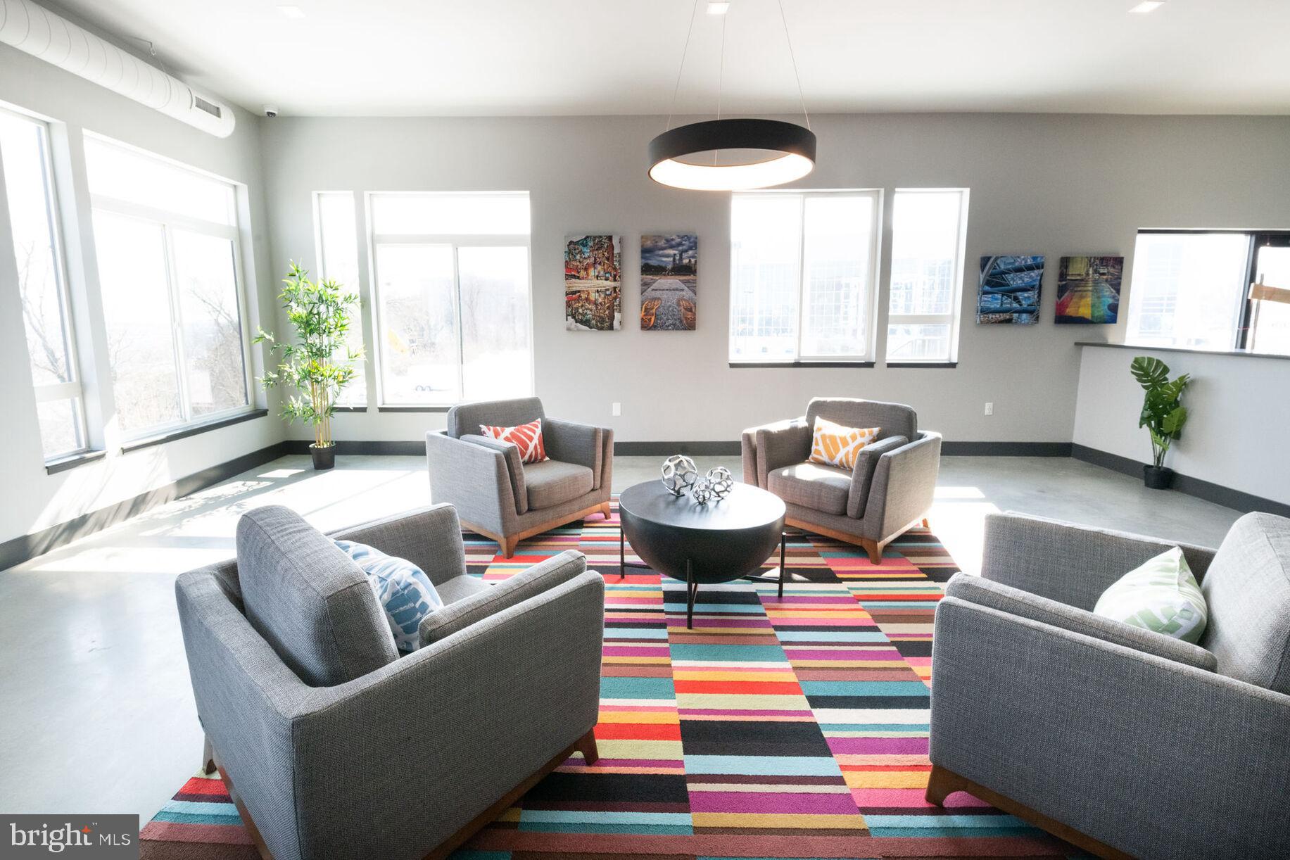 9 PRESIDENTIAL BLVD #1B-200