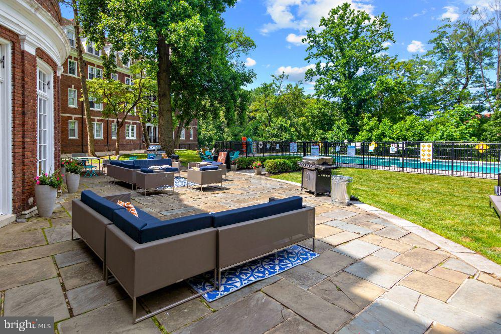 18 E LANCASTER AVE #1B-120