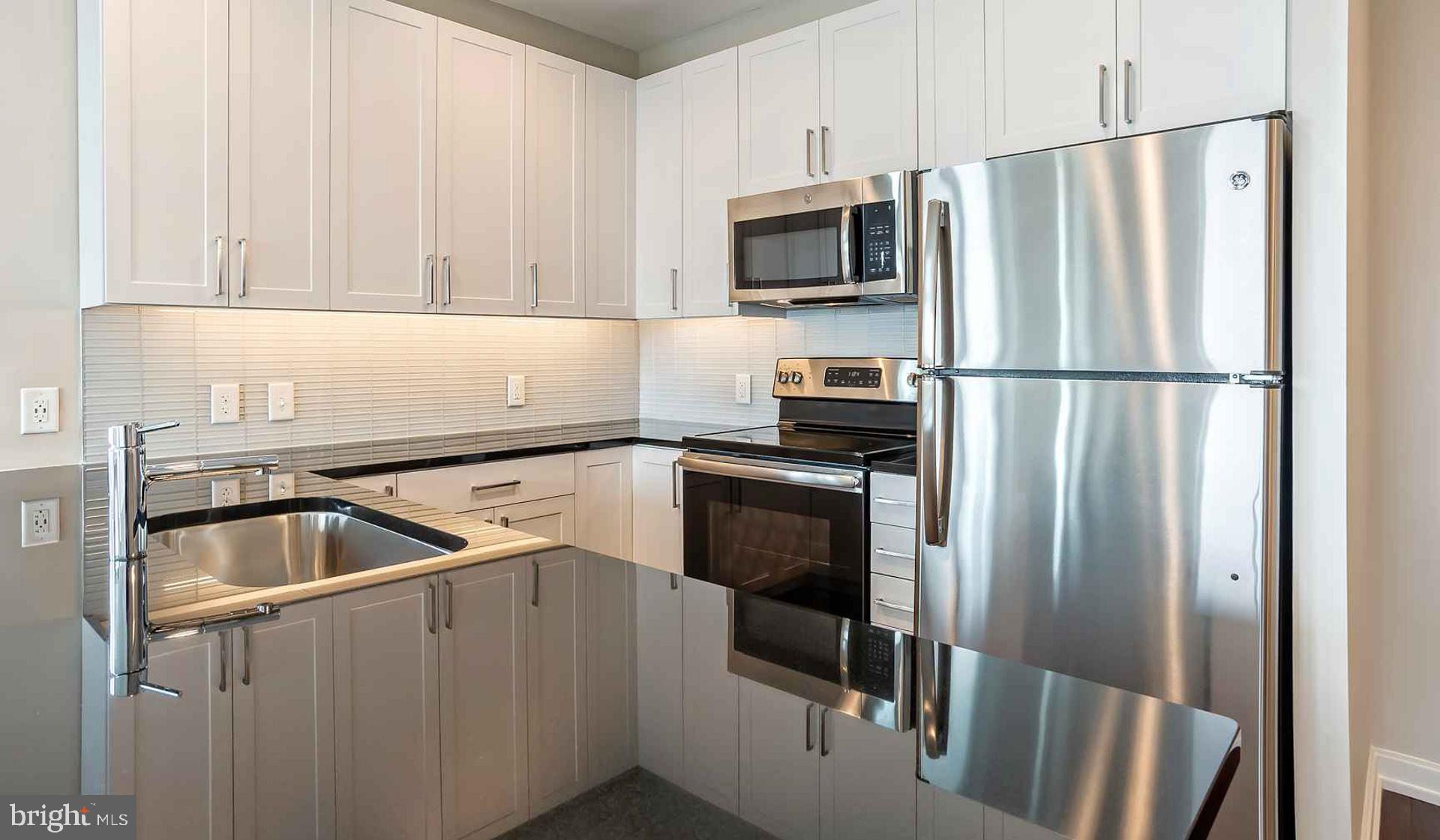 24 CRICKET AVENUE #1B-605