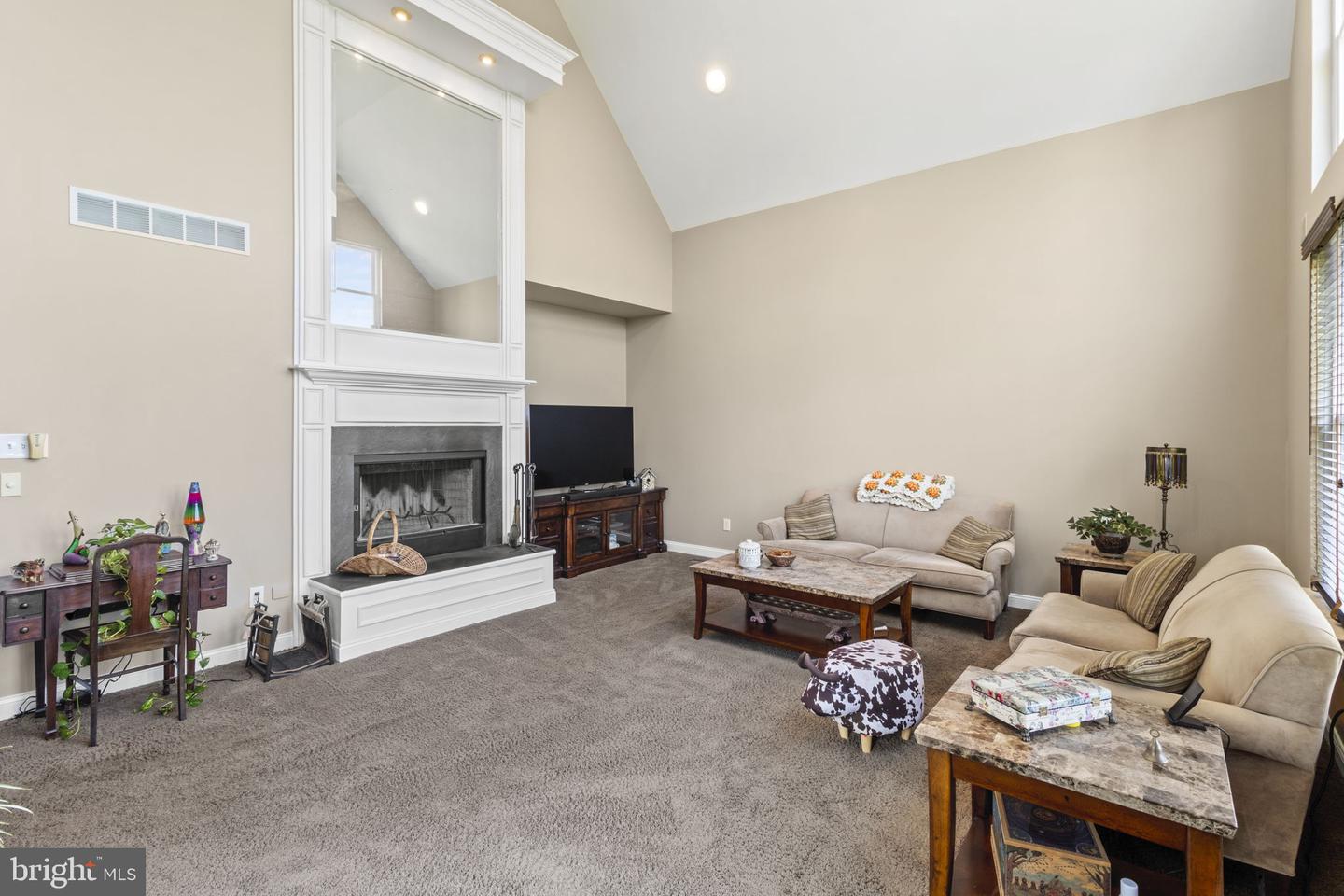 148 Persimmon Dr