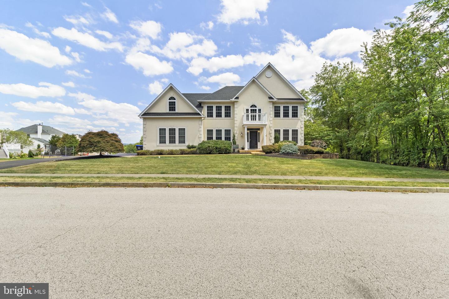 148 Persimmon Dr