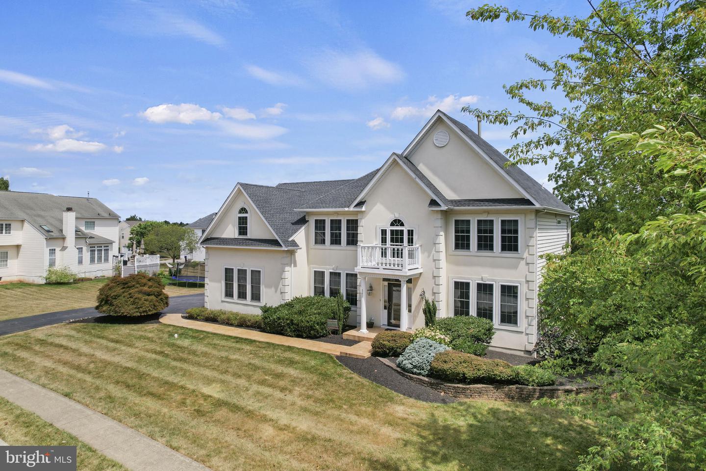 148 Persimmon Dr
