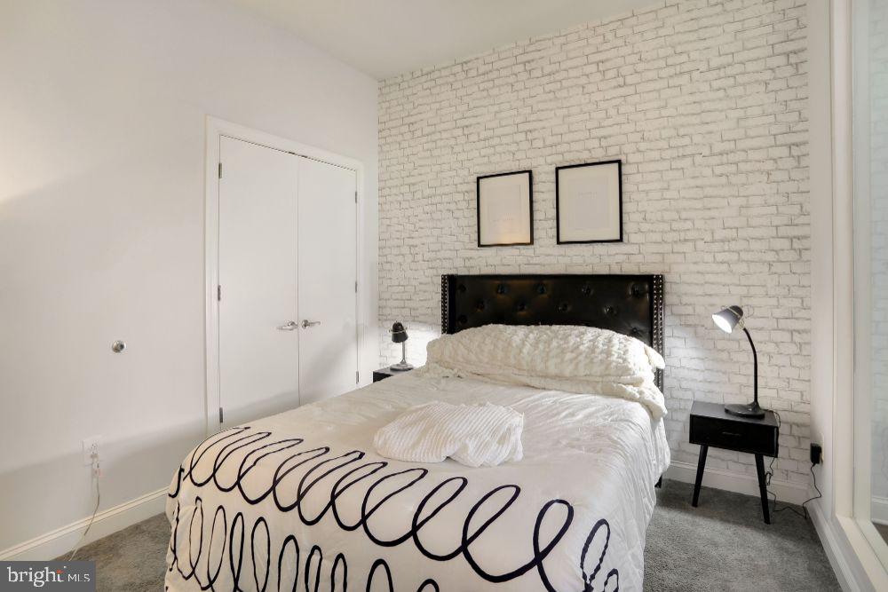 18 E LANCASTER AVE #1B-323